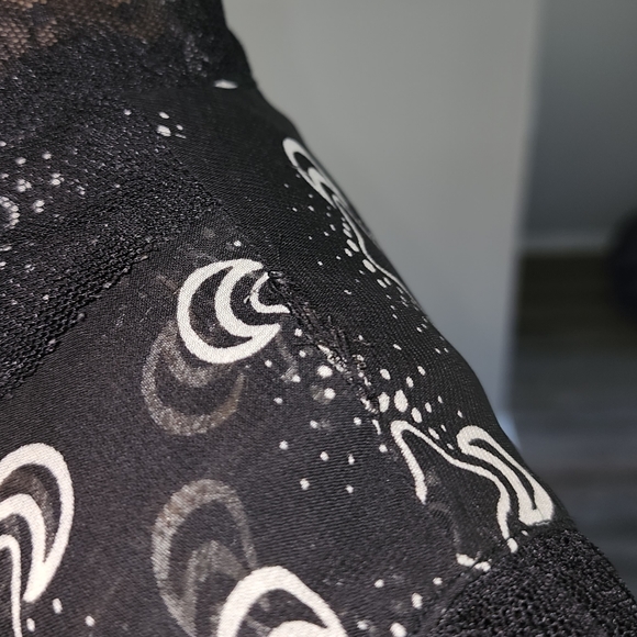 Large Anna Sui for Target sheer blouse - Picture 7 of 7